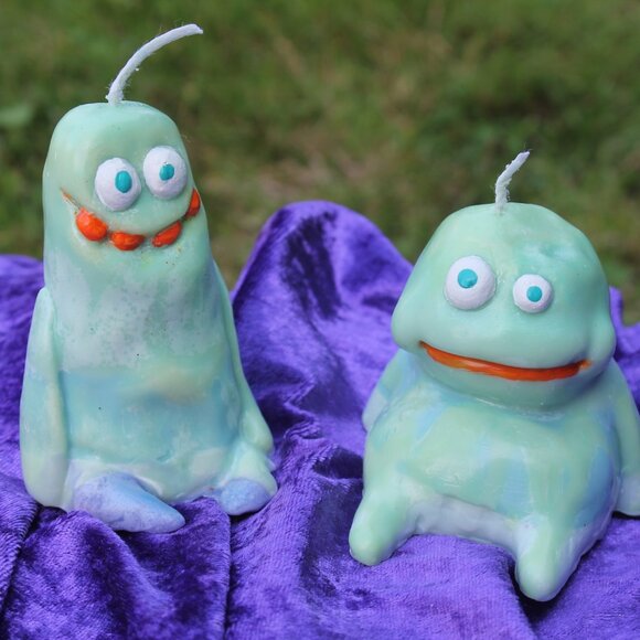 The Twin Monster Candles - Picture 2 of 7